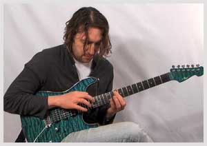 Lick of the week no. 23 - String Skipping/Tapping